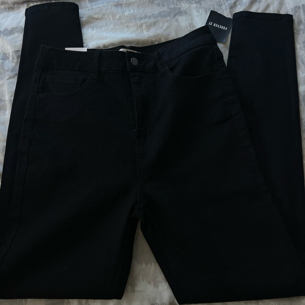 Black forever 21 jeans size 28